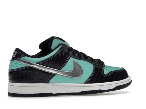 Nike Diamond Supply Co. x Dunk Low Pro SB 'Tiffany' Unfading Sneaker