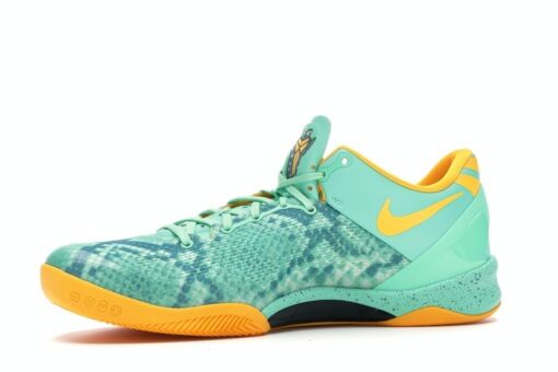 Kobe 8 'Green Glow' Classic Kicks