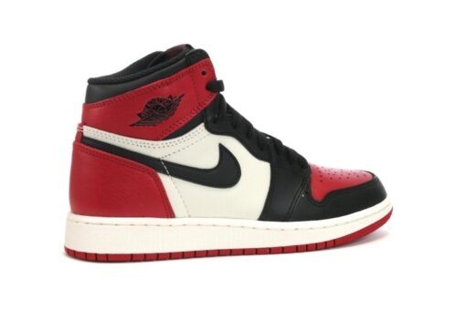 Nike Air Jordan 1 Retro High OG BG 'Bred Toe' Iconic Sneaker