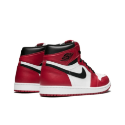 Air Jordan 1 Retro High OG 'Chicago' 2015 Iconic Sneaker