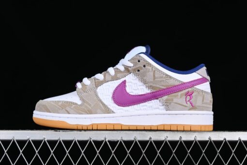 SB Dunk Low Rayssa Leal Everlasting Sneaker