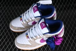 SB Dunk Low Rayssa Leal Everlasting Sneaker