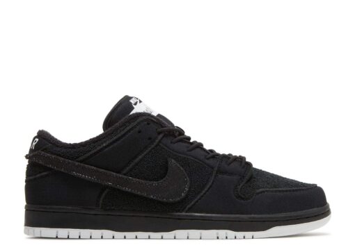 Nike Gnarhunters X Dunk Low SB Unfading Sneaker