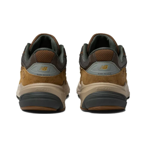 New Balance 990v6 Carhartt Wip Sculpture Center Iconic Sneaker